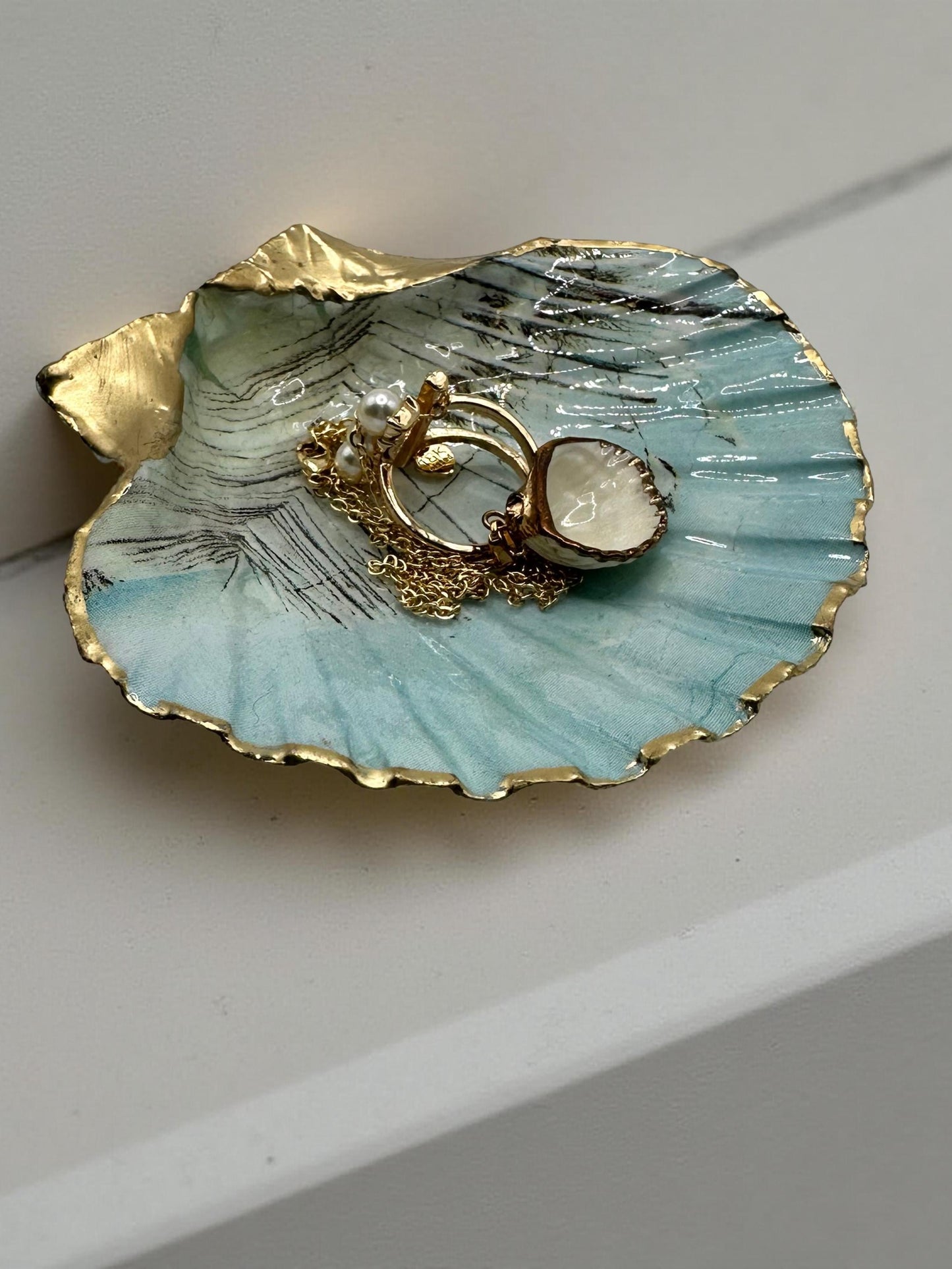 Sea-Foam Scallop Shell Trinket Dish – Gold Rim
