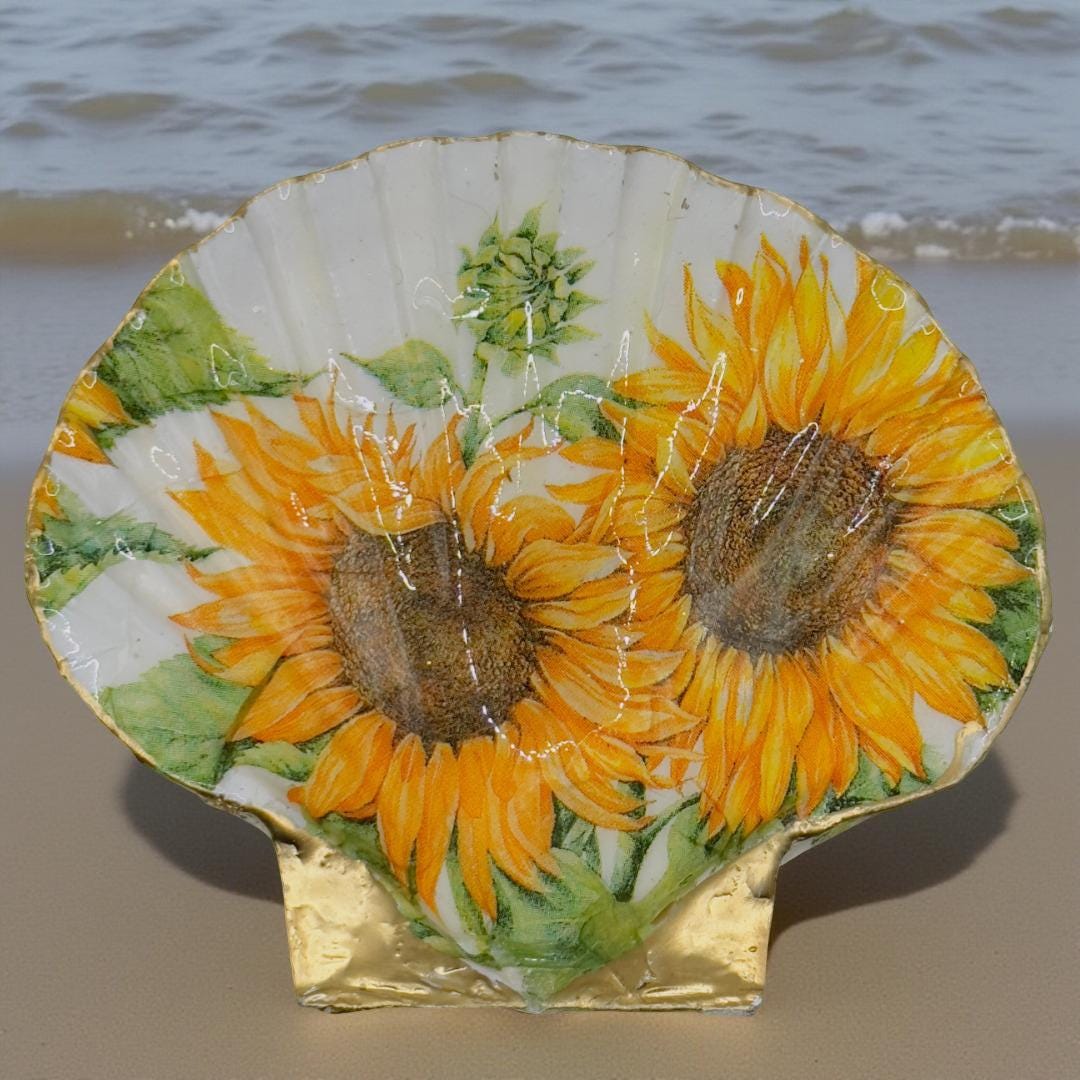 Sunflower Shine Scallop Shell Trinket Dish – Gold Rim