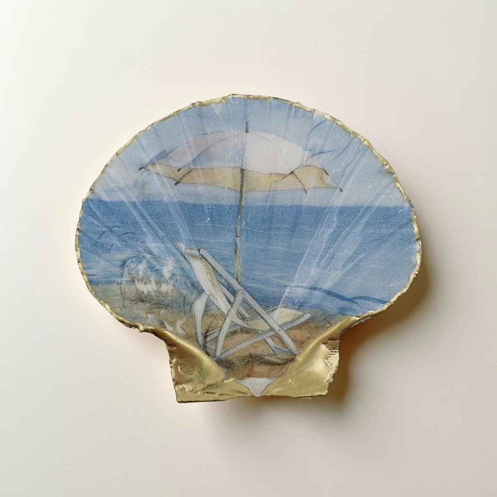 Beach chair motif scallop shell soap dish with gold accents