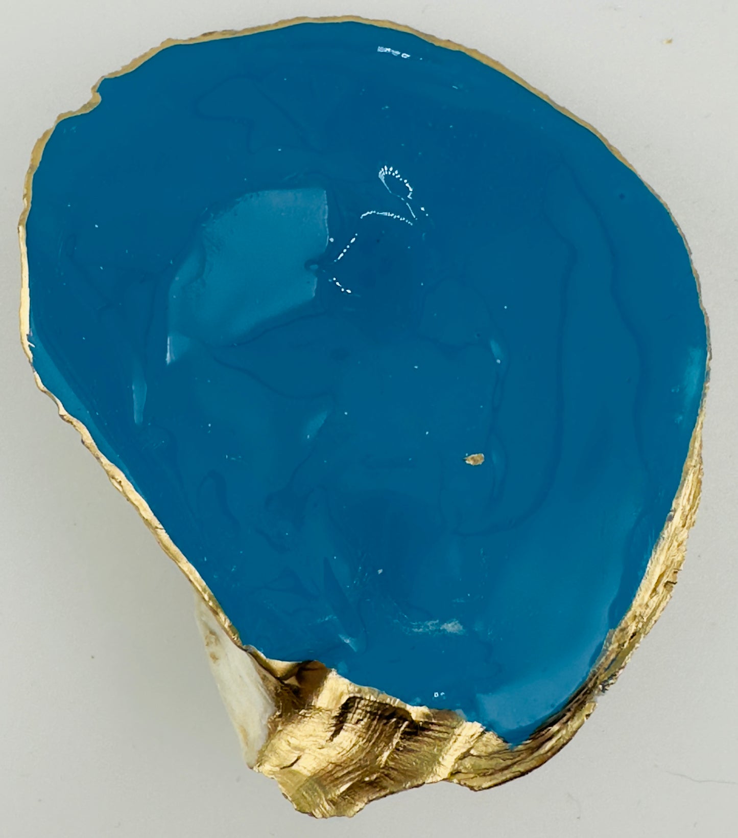 Azure Elegance: Handcrafted Oyster Shell Wine Stoppers