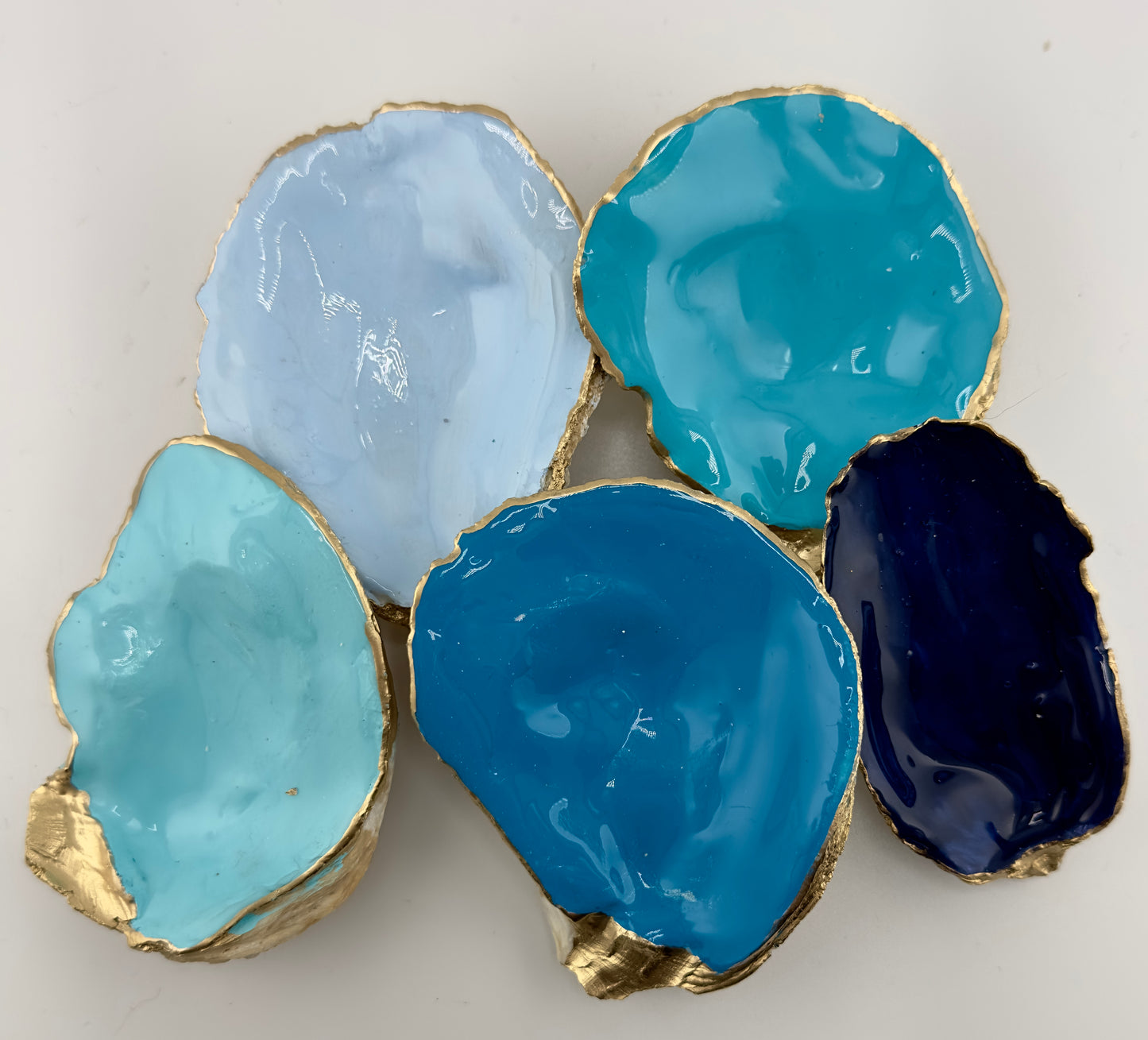 Azure Elegance: Handcrafted Oyster Shell Wine Stoppers