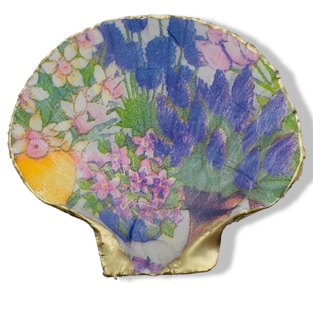 Market Bouquet Trinket Scallop Soap Dish