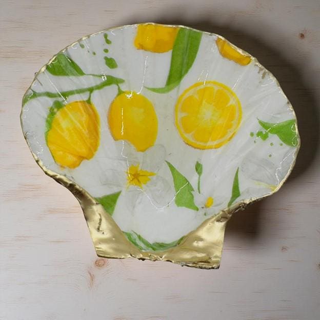 Lemon Grove Scallop Shell Trinket Dish – Gold Rim